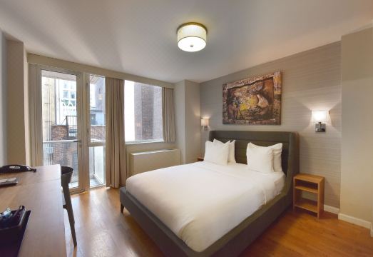 호텔 32 32의 넓은 객실