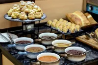 Royal Plaza by Stellar Hotels, Yerevan - breakfast