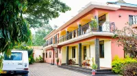 Bright Star Hotel & Safaris - vue sur la montagne