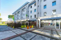 ibis Styles Antibes Hôtels à proximité de : Sanctuaire de la Garoupe - Notre-Dame-de-Bon-Port