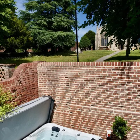 Executive Suite with Private Hot Tub Skytv