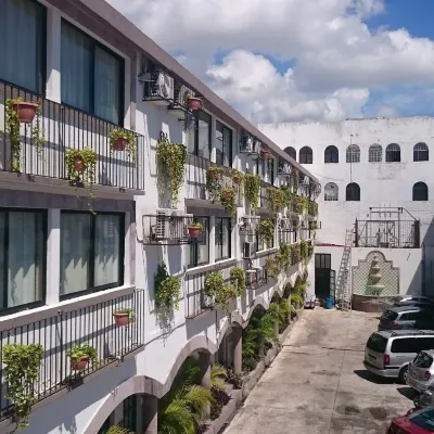 Hacienda de Castilla Hotels near Gran Puerto Cancún