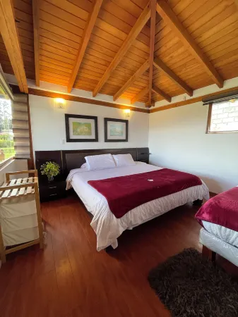 Hacienda le Plus Отели рядом с достопримечательностью «DEL VALLE METALCAST FOUNDRY S.A.»