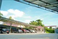 Horison Samarinda Hotel - parking