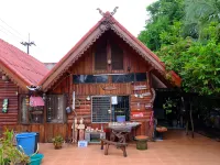 นุชฎา รีสอร์ท โรงแรมในอำเภอ ปากคาด