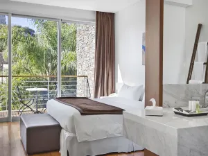 聖伊西德羅廣場酒店