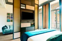 Amadomus Luxury Suites - balcony