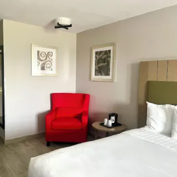 คันทรีอินน์แอนด์สวีทส์ บายเรดิสัน ฟอร์ตเวิร์ธ TX โรงแรมใกล้Fort Worth Herd Longhorn Cattle Drive