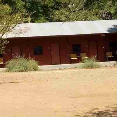 Snake Park Campsite Hotel Exterior
