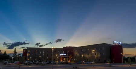 Park Inn by Radisson Polokwane Отели рядом с достопримечательностью «Peter Mokaba Stadium»