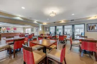 Comfort Suites Lafayette University Area - breakfast