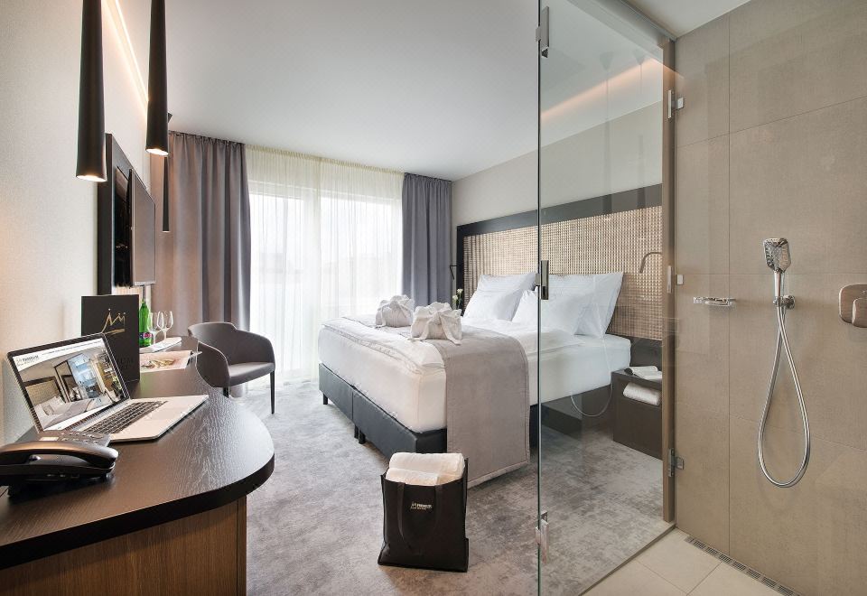 프리미엄 웰니스 & 와인 호텔