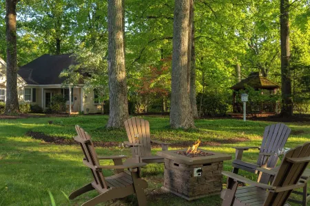 Foxfield Inn Отели в г. Крозет