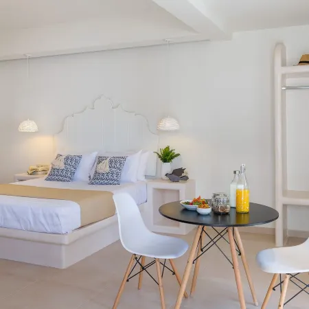 Sweet Home Naxos