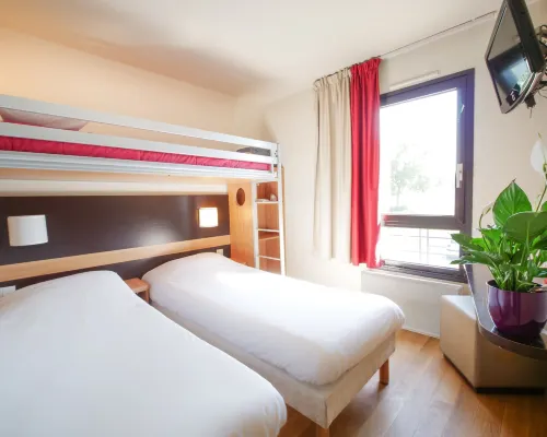 Hôtel Inn Design & Restaurant Chartres โรงแรมในชาทร์