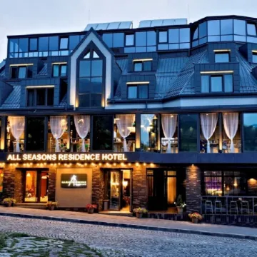 All Seasons Residence Hotel - Free Parking