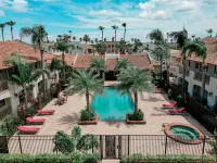 The Bungalows on Shary - Pools