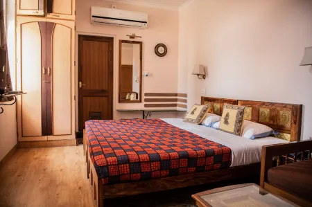 Hotel Arya Niwas Отели рядом с достопримечательностью «Бапу Базар»