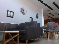 HOTEL ERANDI Các khách sạn ở Kruje