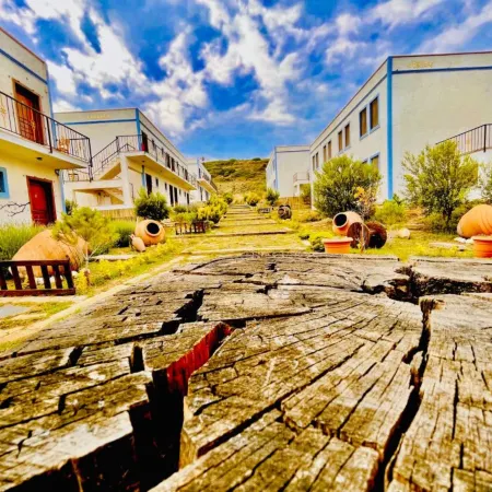 Sukha Inn Otel & Beach