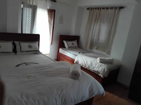 Sunny Guest House and Cafe