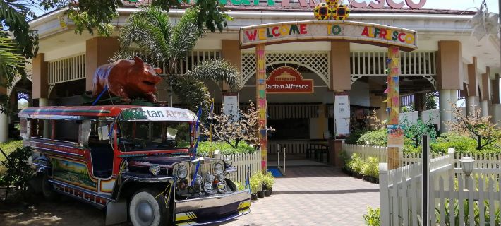 Mactan Newtown with Ocean View Hoteles en Lapulapu