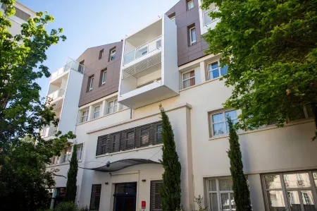 Privilège Appart Hôtel Saint Exupéry Отели рядом с достопримечательностью «Монастырь якобинцев в Тулузе»