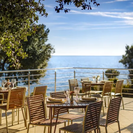 Maistra Select Amarin Resort
