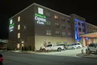 Holiday Inn Express & Suites Merrillville Hotel di Merrillville