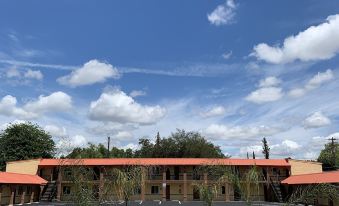 The Greens Hotel - Stockton Blvd