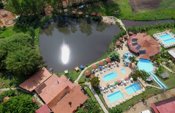 拉澤爾甘索複合式酒店