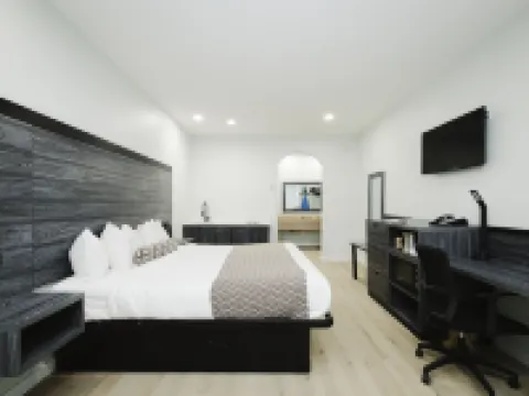 Sapphire Inn & Suites Hotels in Deer Park