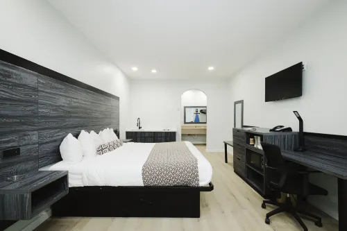 Sapphire Inn & Suites Hotels in Deer Park