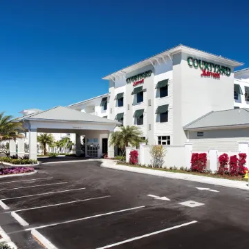 Courtyard Faro Blanco Resort