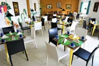 Hotel 12 Bees by Kavia