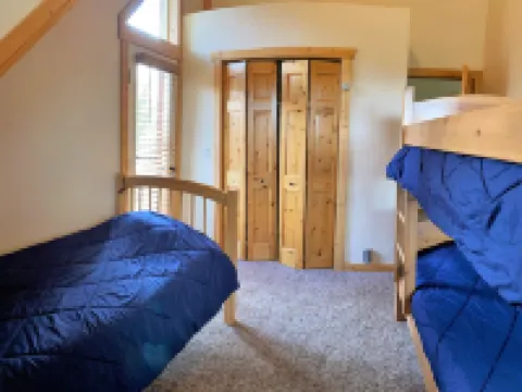 The Hideaway Hostel Near Yellowstone Отели в г. 