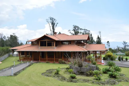 Hostería San Clemente Отели в г. Ибарра