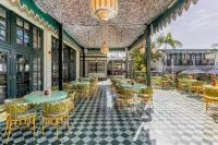 The Lafayette Hotel, Swim Club & Bungalows - Park Yeri