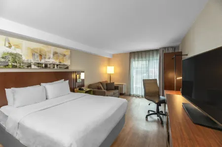 Comfort Inn Отели рядом с достопримечательностью «Заповедник Фифти Пойнт»