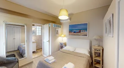Vrachokipos Hotels near Salamis Island
