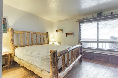 Southview Lodge Отели рядом с достопримечательностью «Брайан Хед Резорт»