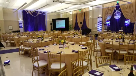 The Cook Hotel and Conference Center at LSU Отели рядом с достопримечательностью «Магнолиа Маунд Плантейшен»