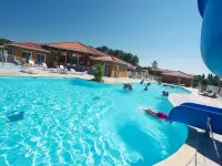Laouchet le Hameau des Grands Lacs Hotels in Biscarrosse