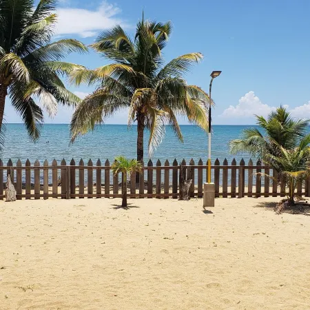 Pal's on the Beach - Dangriga, Belize