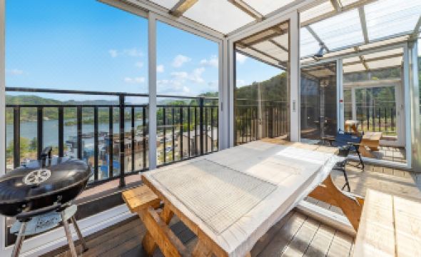 Nami Island Pig Dream Spa Pension