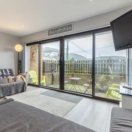 Central Apartment 3B