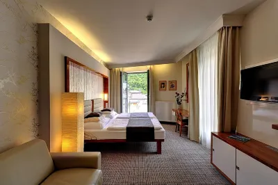 St. Joseph Royal Regent Hotel a 