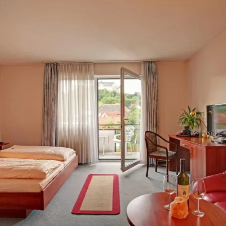 Land-Gut-Hotel BurgBlick