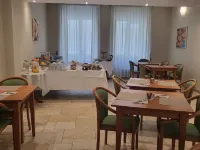 Hotel Lux - Breakfast