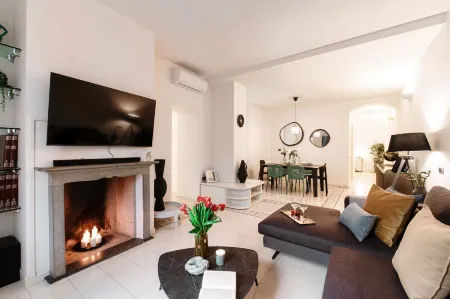 Jason & Jason - by My Home in Como Отели рядом с достопримечательностью «Parco di Villa Peduzzi»